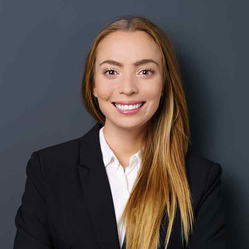 https://www.deal-co.legal/wp-content/uploads/2019/10/image_team_06.jpg