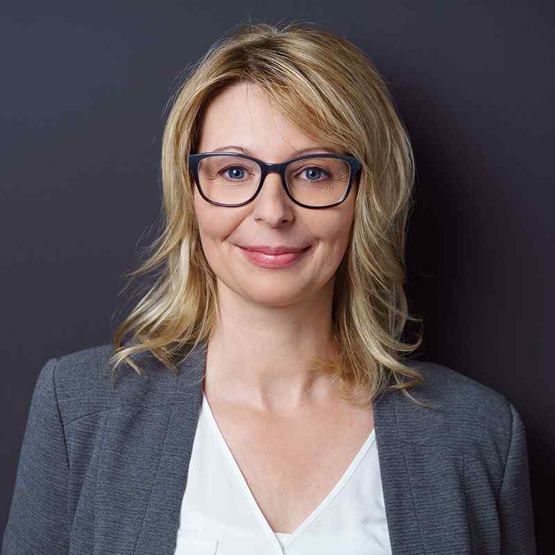 https://www.deal-co.legal/wp-content/uploads/2019/10/image_team_08.jpg